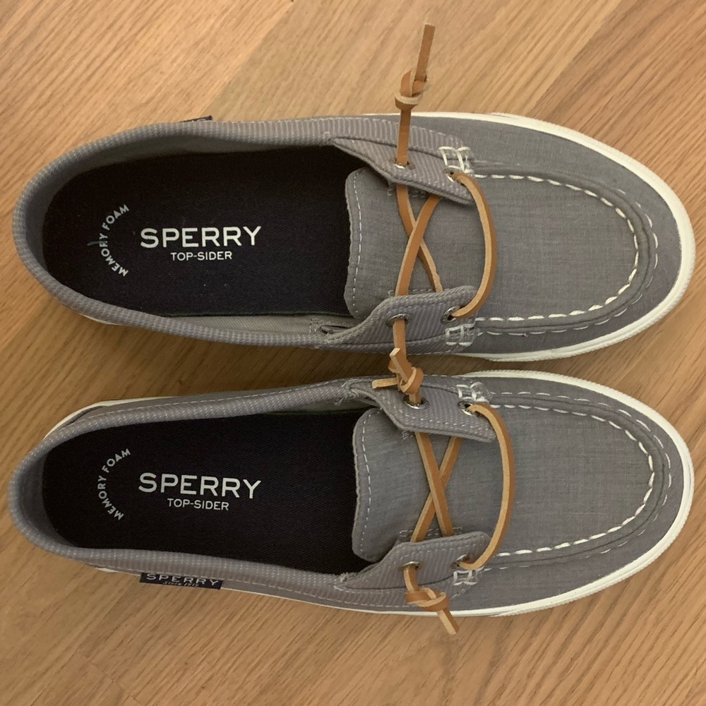 Women's Lounge Away Chambray Sneaker